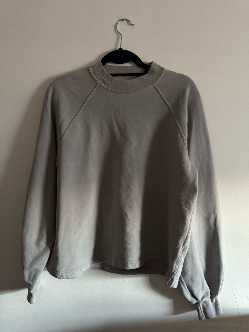 Abercrombie & Fitch Light Gray Crewneck Sweater